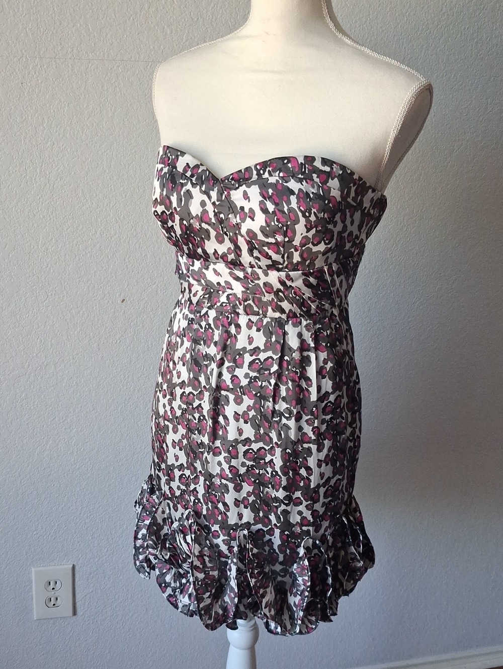 Minuet Petite Strapless Leopard-Print Dress in Pink and Gray